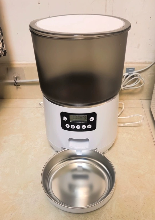 Automatic Pet Feeder - Dispensador Automático de Ração para Cães